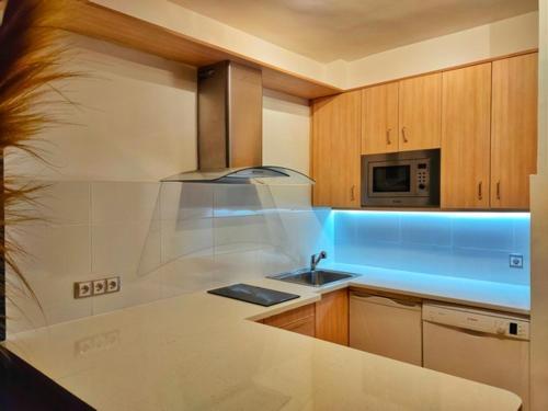 New Fabulous Beachfront Торемолинос Екстериор снимка