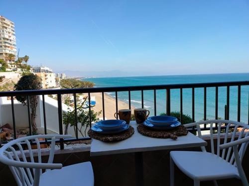 New Fabulous Beachfront Торемолинос Екстериор снимка