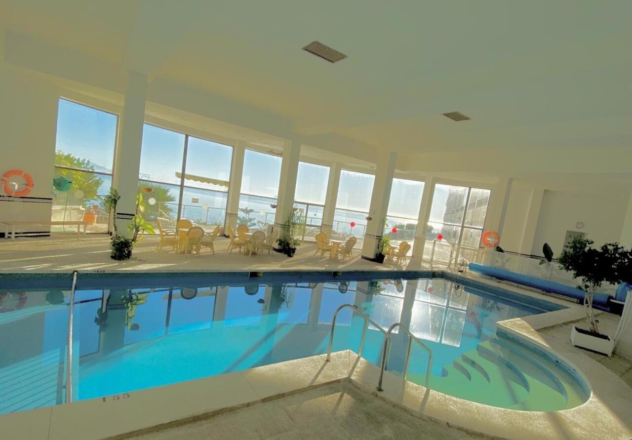 New Fabulous Beachfront Торемолинос Екстериор снимка